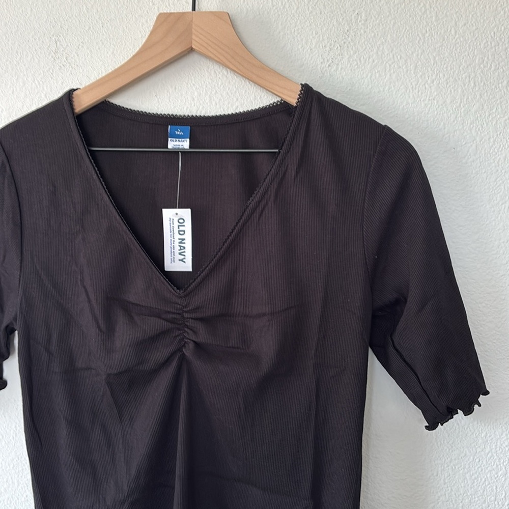 Old Navy Ruffle-Trim Ribbed Top - Picture 3 of 10